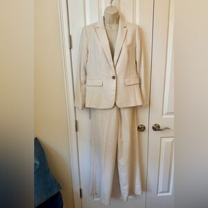 🆕 Ann Taylor Ivory Linen/Poly/Blend Blazer Pant Suit 🤍